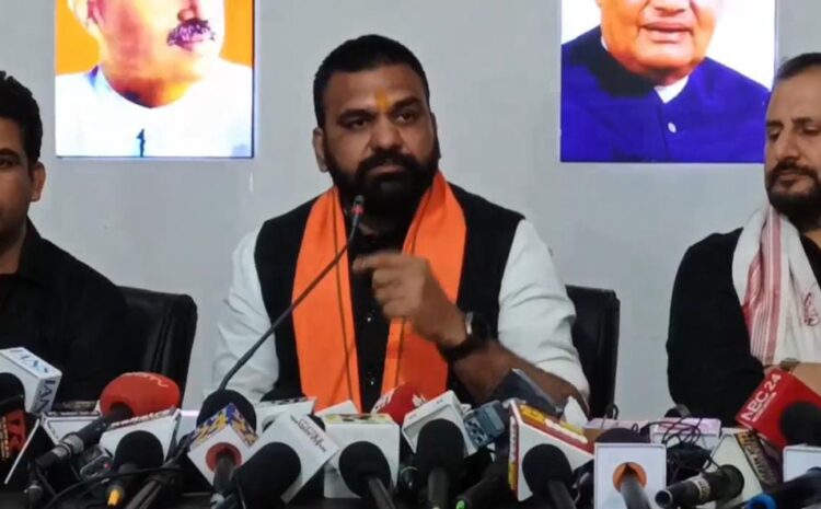 कांग्रेस और नेशनल कांफ्रेंस पार्टी के गठबंधन पर डिप्टी सीएम सम्राट ने उठाया सवाल,पूछा-क्या आप तिरंगे के विरोधी हैं?