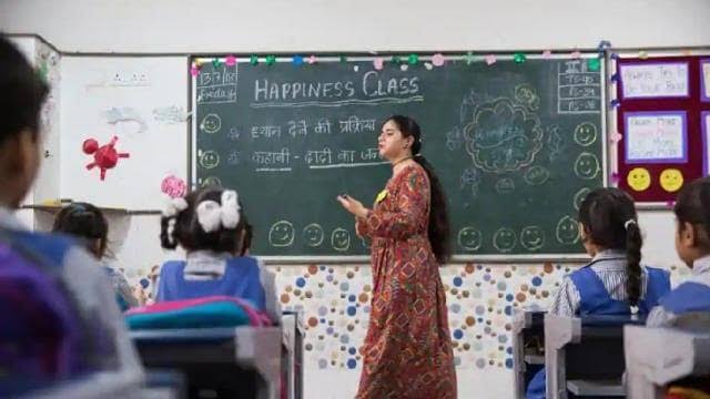1 अक्टूबर से शिक्षकों के लिए ऑनलाइन अटेंडेंस बनाना हुआ अनिवार्य,नीतीश सरकार ने उठाई बड़ी कदम