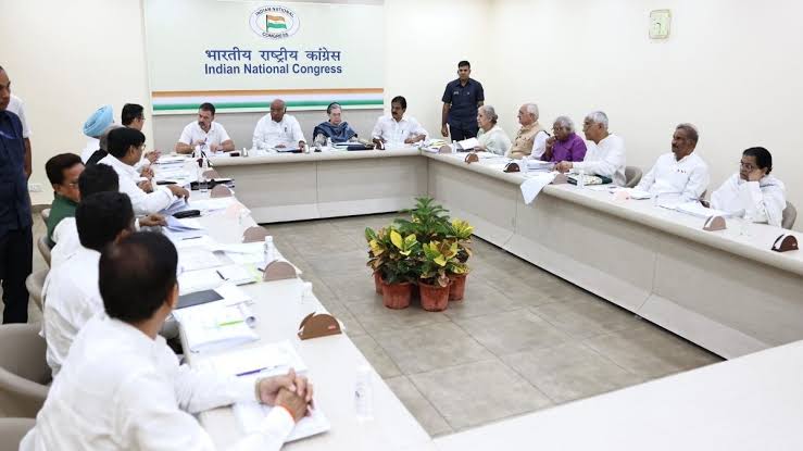 शाम 4 बजे तक आज चलेगी कांग्रेस की केंद्रीय चुनाव समिति की बैठक,टिकट बंटवारे पर होगी चर्चा 1 1000383293