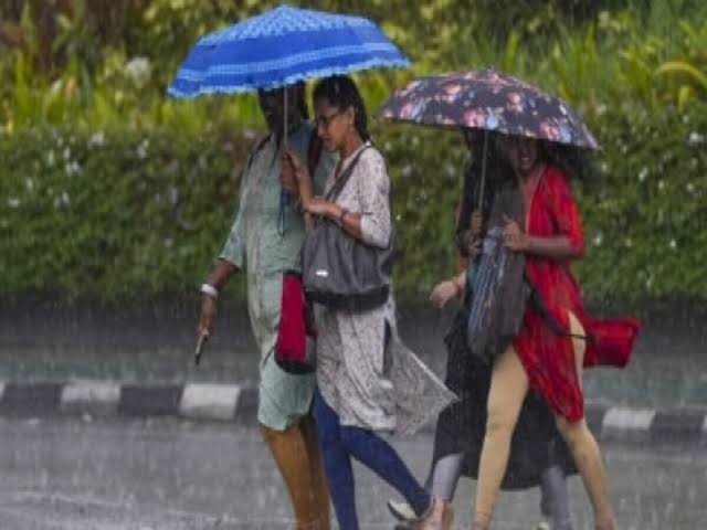 यूपी-बिहार समेत इन राज्यों में चलेंगी तेज हवाएं,गरज और चमक के साथ होगी बारिश 1 1000383303