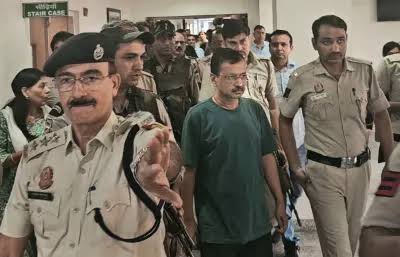 11 सितंबर तक कोर्ट ने बढ़ाई केजरीवाल की न्यायिक हिरासत,CBI की चार्जशीट पर लिया संज्ञान 1 1000384124