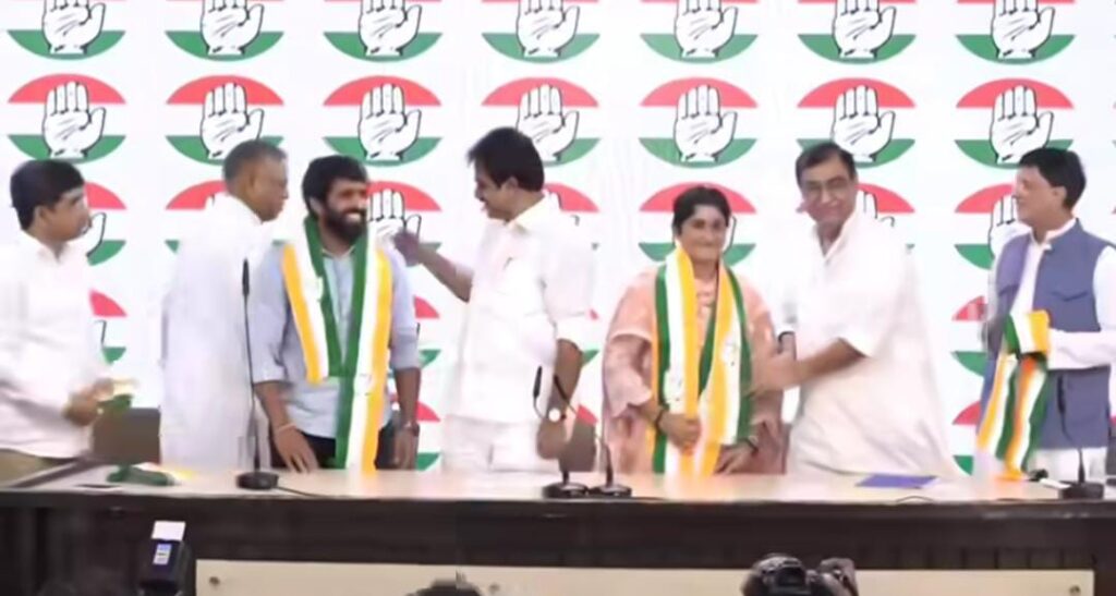 विनेश फोगट और बजरंग पुनिया के कांग्रेस में शामिल होने पर भड़के बृजभूषण शरण सिंह,कहा-वो खिलाड़ियों का नहीं कांग्रेस का आंदोलन था 1 1000387297