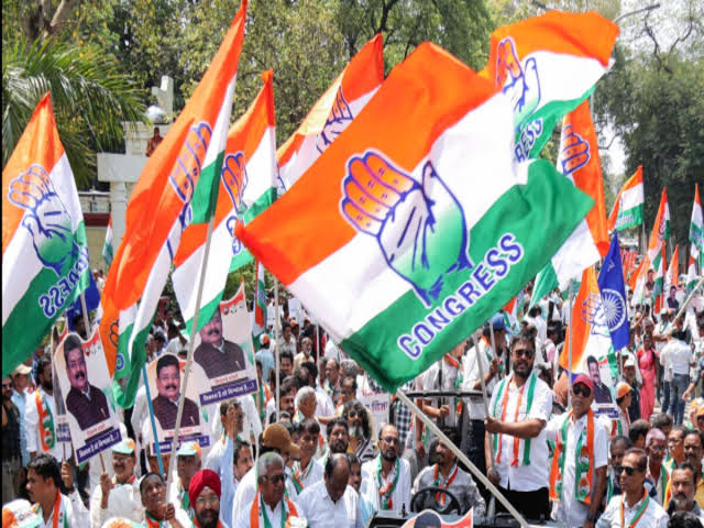 रेलवे ने विनेश और बजरंग पूनिया का इस्तीफा किया स्वीकार,बीते दिन हीं कांग्रेस पार्टी में हुए थे शामिल 1 1000387883