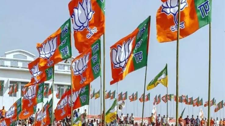 भगवान से कुछ मांगने की जरूरत नहीं है भगवान हमारे ऊपर प्रसन्न हैं,महाराष्ट्र चुनाव को लेकर बोले नितिन गडकरी 1 1000388002 1