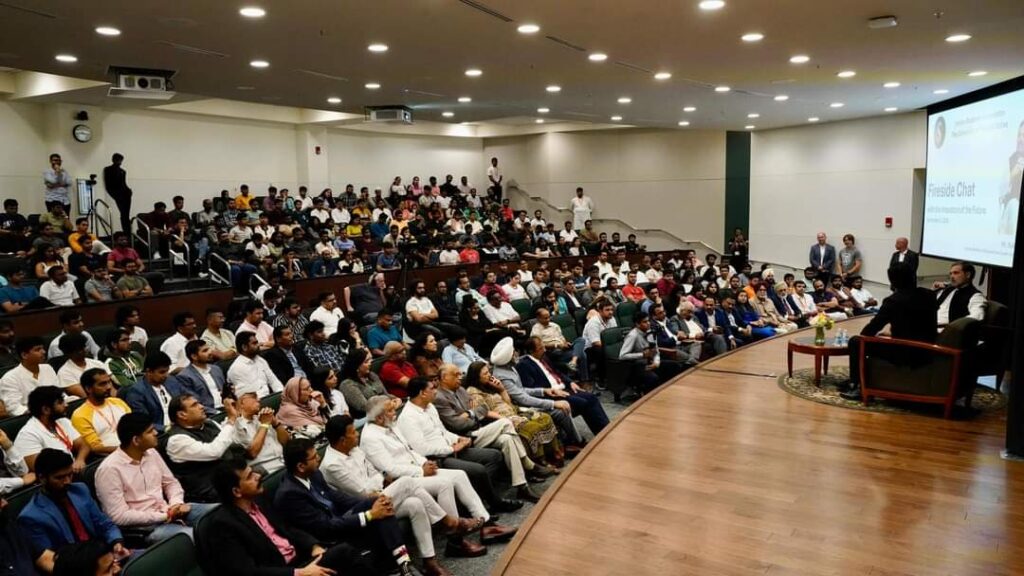 आरएसएस ने शिक्षा प्रणाली पर कर लिया है कब्जा,राहुल गांधी का बड़ा बयान आया सामने 1 1000389093