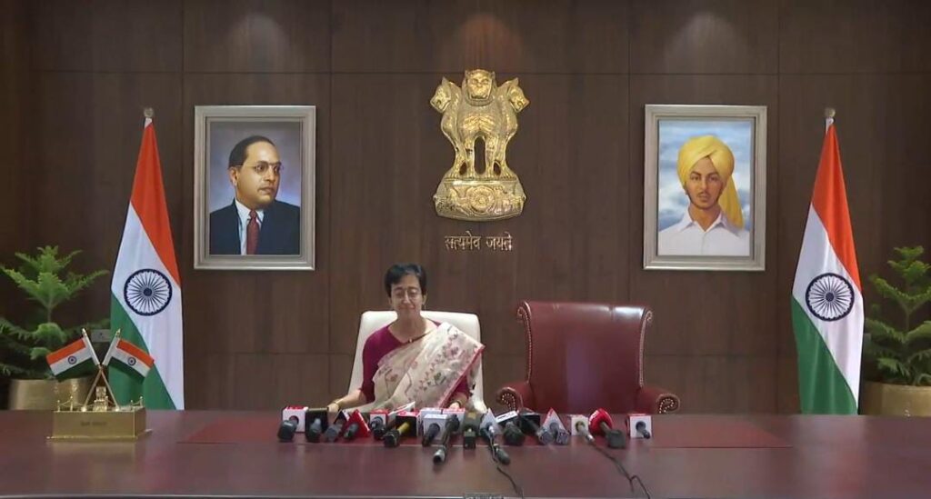 सीएम आतिशी ने आज संभाला मुख्यमंत्री पद का कार्यभार,लेना वाली हैं कई बड़े फैसले! 1 1000395124