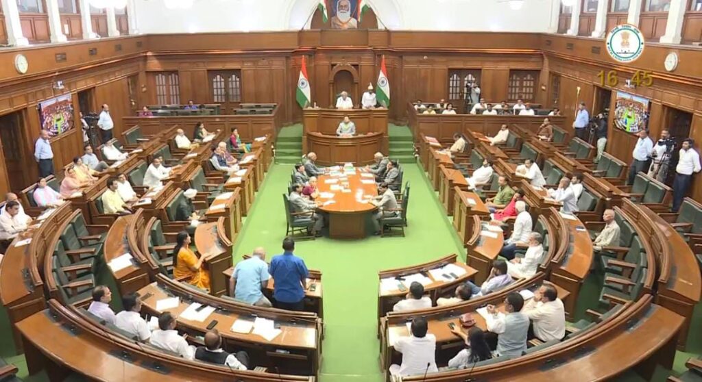 अरविंद केजरीवाल ने बीजेपी पर उठाए सवाल,कहा-इन लोगों ने लोकतंत्र को खत्म कर दिया है.. 1 1000396858