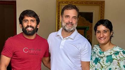 रेलवे ने विनेश और बजरंग पूनिया का इस्तीफा किया स्वीकार,बीते दिन हीं कांग्रेस पार्टी में हुए थे शामिल