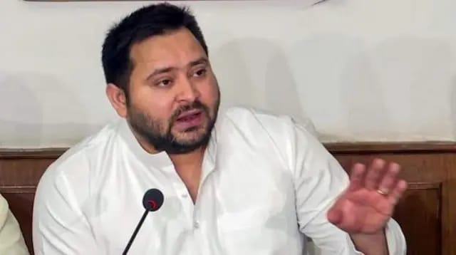 जब चाहा जिसको चाहा इधर से उधर कर दिया,बिहार में ट्रांसफर-पोस्टिंग बन चुका है उद्योग-आरजेडी