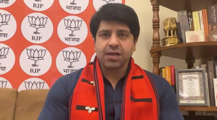  बीजेपी ने केजरीवाल पर लगाया बड़ा आरोप,अपने पत्नी को बनाना चाहते हैं CM