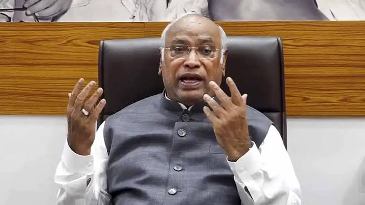 किसान मामले में कंगना रनौत के बयान पर भड़की कांग्रेस,बोली-अब कभी नहीं होगी काले कानूनों की वापसी