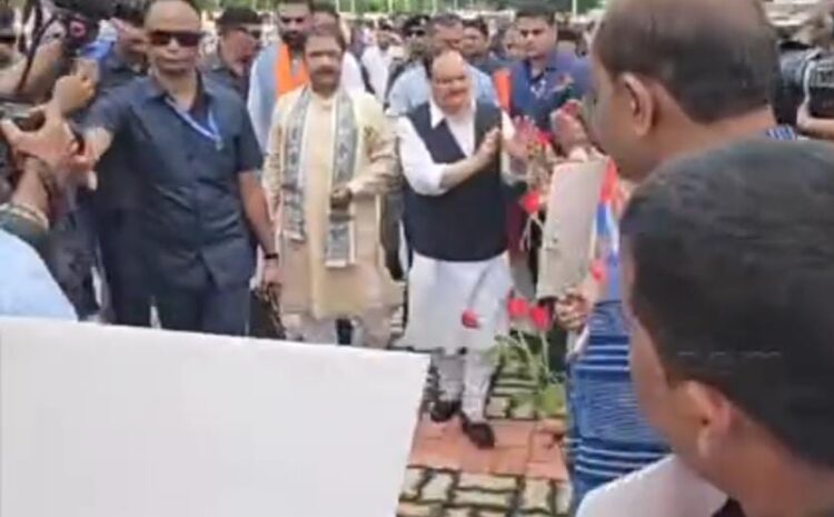 पटना एयरपोर्ट पर जेपी नड्डा का हुआ स्वागत,बीजेपी में शुरू हुई कलह को आज करेंगे खत्म?