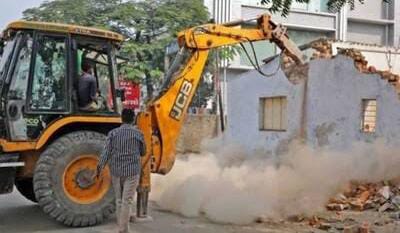 बुलडोजर एक्शन पर लगी रोक तो असदुद्दीन ओवैसी का छलका दर्द,कहा-हमारे दिल को तोड़ा है इमारत को नहीं.. 1 1000413130