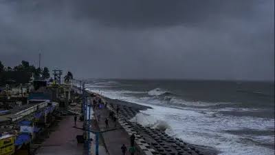 चक्रवाती तूफान ने बढ़ाई लोगों की परेशानी,पश्चिम बंगाल में आज दिन भर होगी लगातार बारिश 1 1000414825