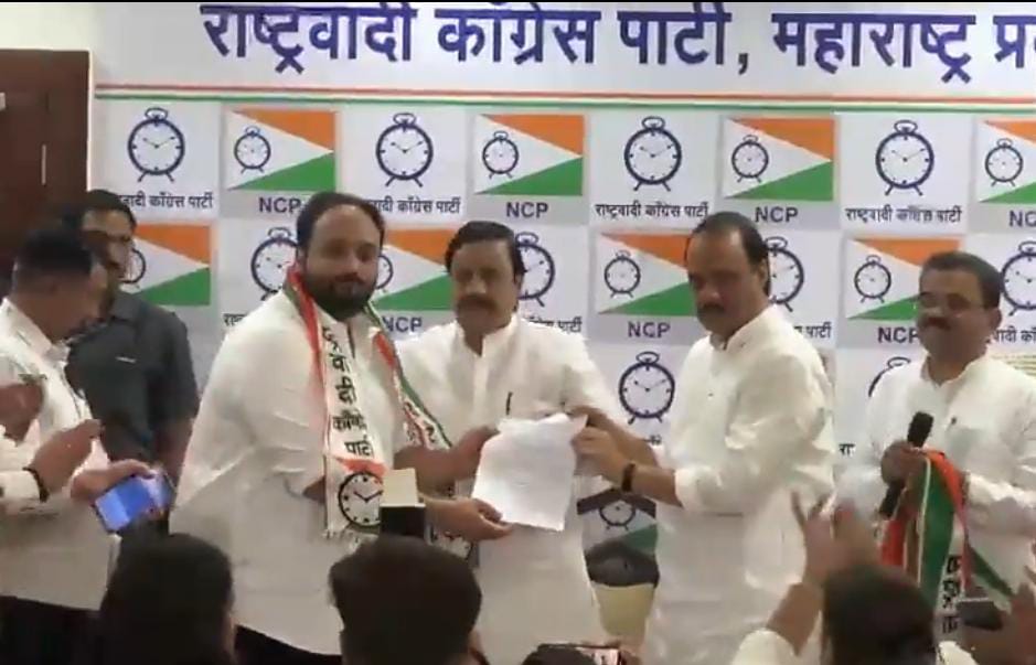 बाबा सिद्दीकी के बेटे अजीत गुट में हुए शामिल,कांग्रेस को लगा बड़ा झटका 1 1000414838