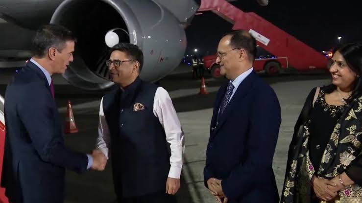 तीन दिवसीय दौरे पर आज भारत पहुंचे स्पेन के राष्ट्रपति,प्रधानमंत्री नरेंद्र मोदी के साथ करेंगे बातचीत 1 1000415777