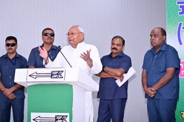 महागठबंधन में नहीं जाएंगे NDA में हीं रहेंगे,अगले एक साल में देंगे 10 लाख रोजगार-नीतीश कुमार