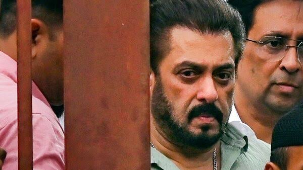अगर सलमान खान जिंदा रहना चाहते हैं तो उनको करना होगा ये काम,मैसेज करके लॉरेंस बिश्नोई के आदमियों ने बता दिया..