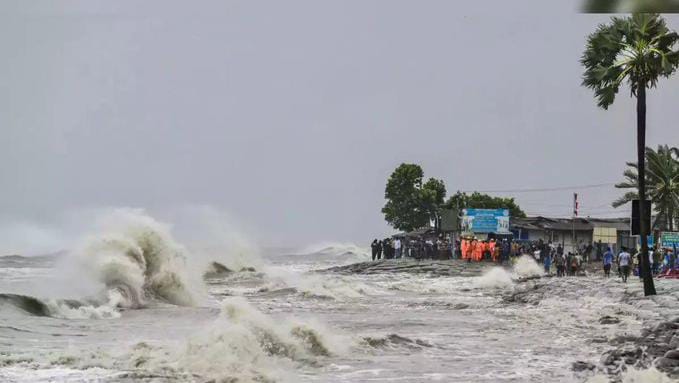  चक्रवाती तूफान ने बढ़ाई लोगों की परेशानी,पश्चिम बंगाल में आज दिन भर होगी लगातार बारिश