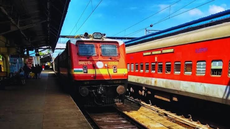  रेलवे ने चलाई स्पेशल ट्रेनें,दिवाली और छठ में बिहार जाना हुआ आसान