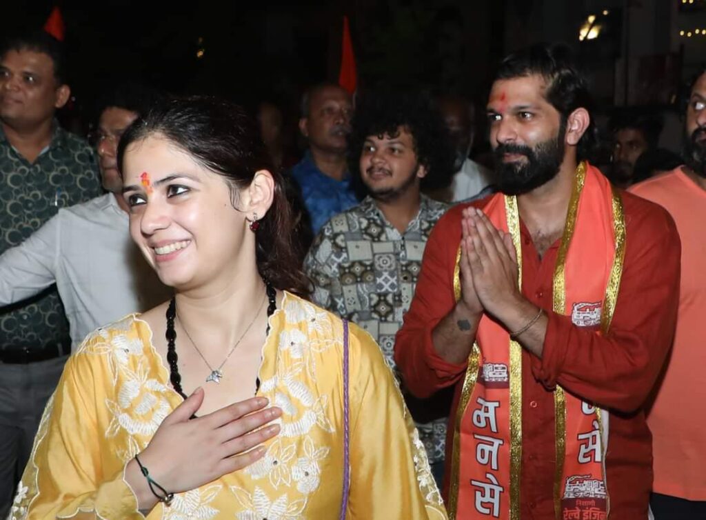 अपने बेटे अमित ठाकरे को लेकर बोले राज ठाकरे,मैं इसके जीत के लिए किसी के सामने भीख नहीं मांगूगा 1 1000425160