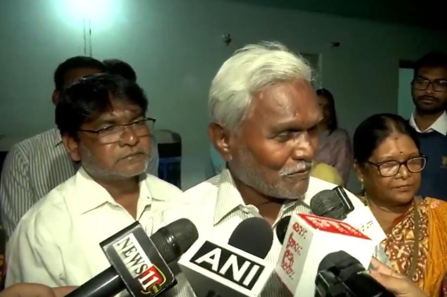 झारखंड में पहले चरण का वोटिंग जारी,मतदान करने को लेकर लोगों में दिख रहा है उत्साह 1 1000426116
