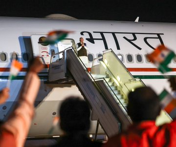 नाइजीरिया के राष्ट्रपति ने प्रधानमंत्री मोदी का किया स्वागत,दोनों देशों के बीच रणनीतिक साझेदारी पर होगी चर्चा 1 1000427967