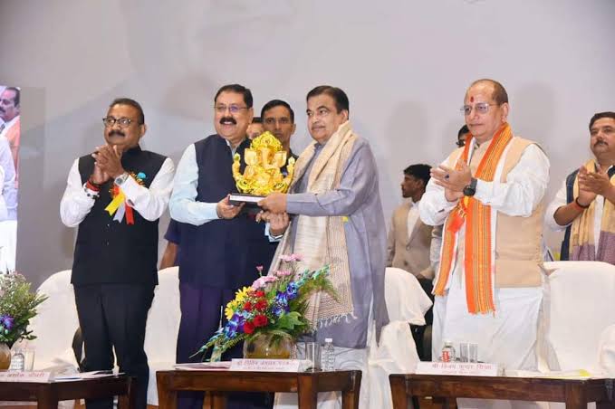 मगध विश्वविद्यालय अधिवेशन में जीतनराम मांझी को नहीं मिला निमंत्रण तो छिड़ गई राजनीति,दलित होने के वजह से नहीं मिला सम्मान! 1 1000430008