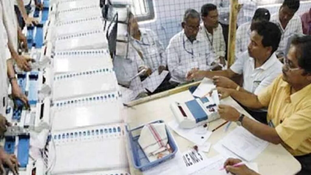 महाराष्ट्र में शुरुआती रुझानों में भाजपा को मिला भारी बहुमत,वोटों की गिनती में आगे दिख रहे है NDA उम्मीदवार 1 1000430603