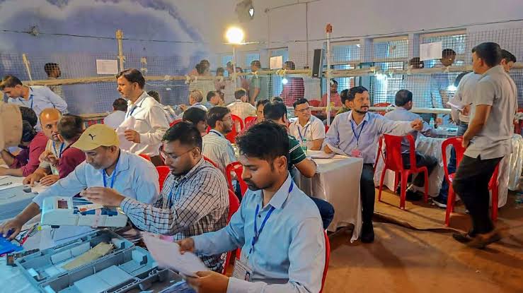 यूपी में भी बीजेपी ने इंडिया गठबंधन को दी शिकस्त,7 सीटों पर चल रही काफी आगे 1 1000430725