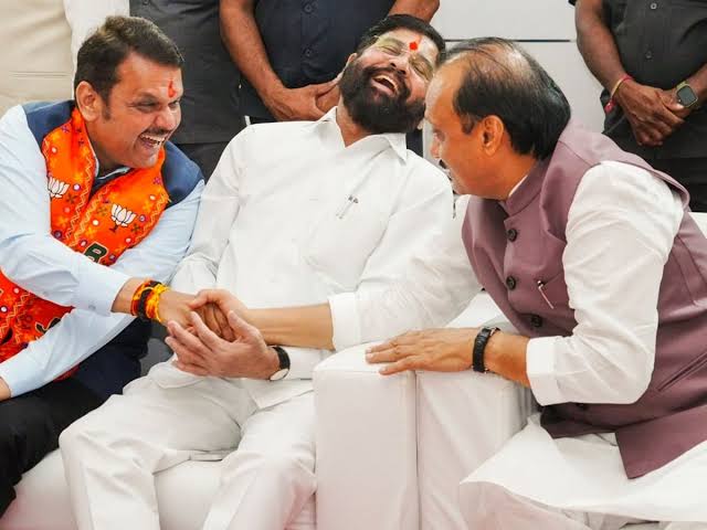 महाराष्ट्र में महायुति की सरकार को बहुमत मिलते हीं बोली देवेंद्र फडणवीस की मां,मेरा बेटा ही बनेगा CM 1 1000430787 1
