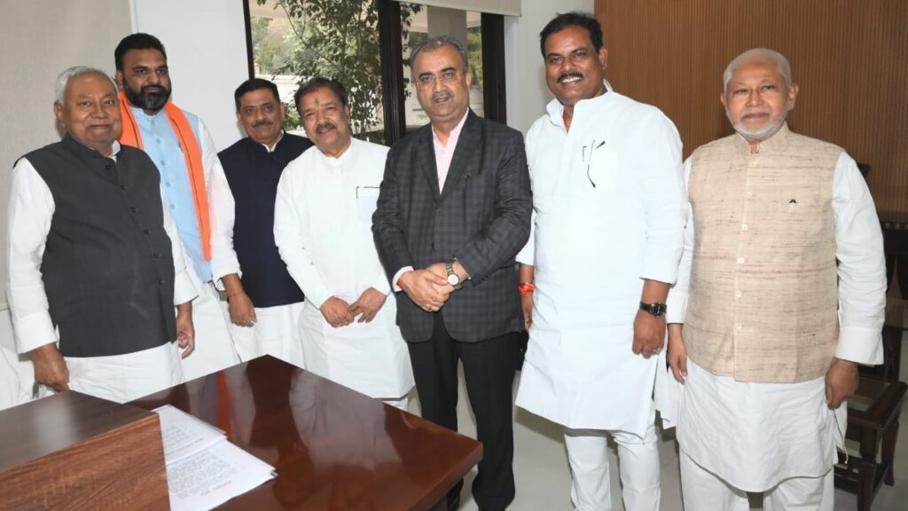 विपक्ष का पूरी तरह से हो जाएगा सफाया,तेजस्वी पर भड़के नीतीश के मंत्री 1 1000431305