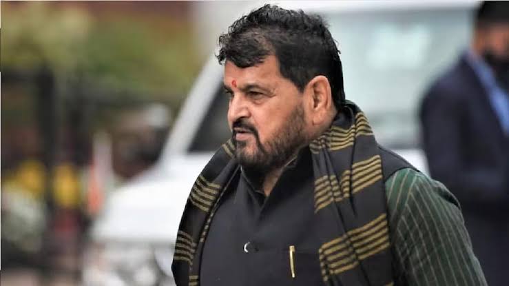 निलंबन के बाद भड़के पहलवान बजरंग पूनिया,कहा-सरकार बृजभूषण को बचाने में जुटी है 1 1000432902