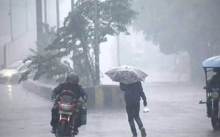 बिहार में भी पड़ेगा चक्रवाती तूफान फेंगल का असर,तेज हवा के साथ हो सकती है बारिश! 1 1000433322