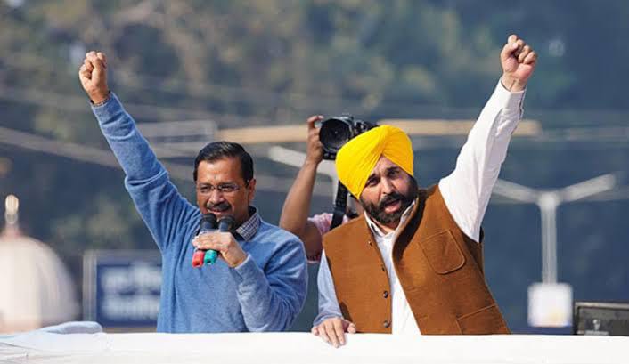  केजरीवाल फिर से खिलाएंगे गुल!दलित राजनीति के सहारे पार्टी को कर रहे हैं मजबूत