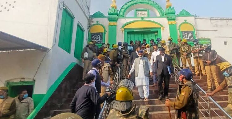 पुलिस क्या कहती है और क्या नहीं इसका कोई मतलब नहीं है,संभल मामले में बोले मस्जिद कमेटी के प्रमुख जफर अली