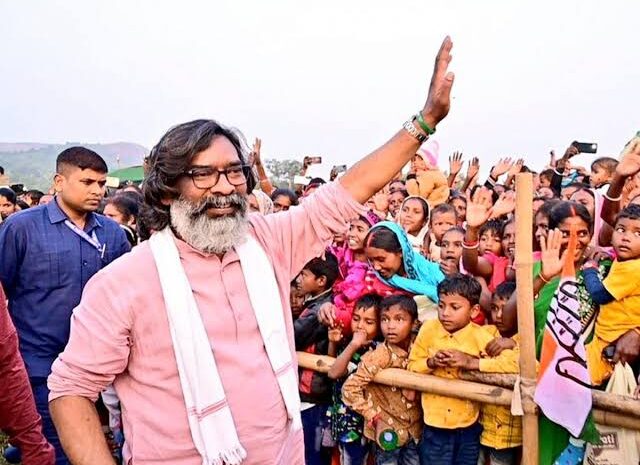  आज शाम 4 बजे लेंगे सीएम पद की शपथ लेंगे हेमंत सोरेन,राहुल समेत सभी विपक्षी नेता रहेंगे मौजूद