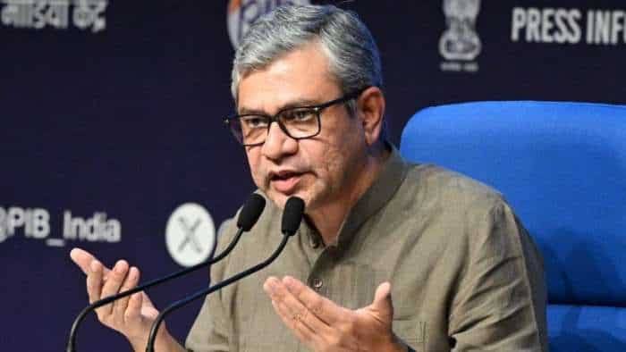  वंदे भारत एक्सप्रेस की सफलता के बाद अब देश में दौड़ेगी 280 किमी रफ्तार वाली हाई स्पीड ट्रेन,रेल मंत्री अश्विनी वैष्णव ने दी जानकारी