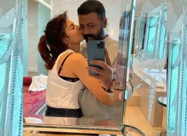  मैं तुम्हारे चेहरे पर हमेशा मुस्कान देखना चाहता हूं,सुकेश ने जैकलीन के लिए खरीदा था 8 करोड़ से अधिक का कपड़ा