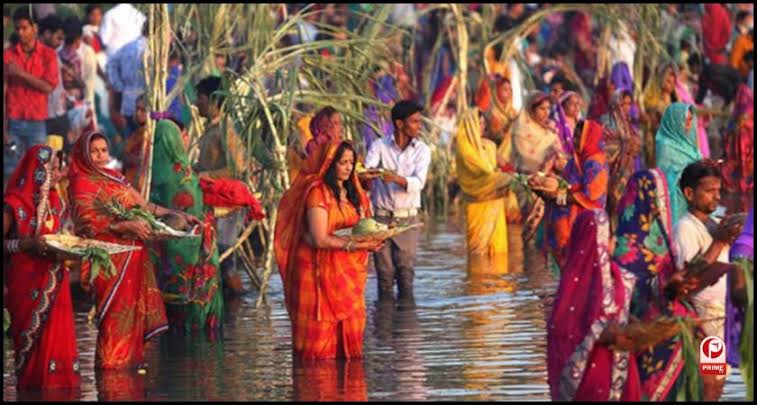 उगते हुए सूर्य को आज दिया गया अर्घ्य,छठ महापर्व का हुआ समापन 1 images 23