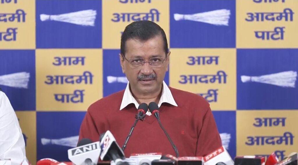 दिल्ली चुनाव से पहले केजरीवाल ने किया बड़ा ऐलान,70 की 70 सीटों पर अकेले चुनाव लड़ेगी आम आदमी पार्टी 1 1000434954