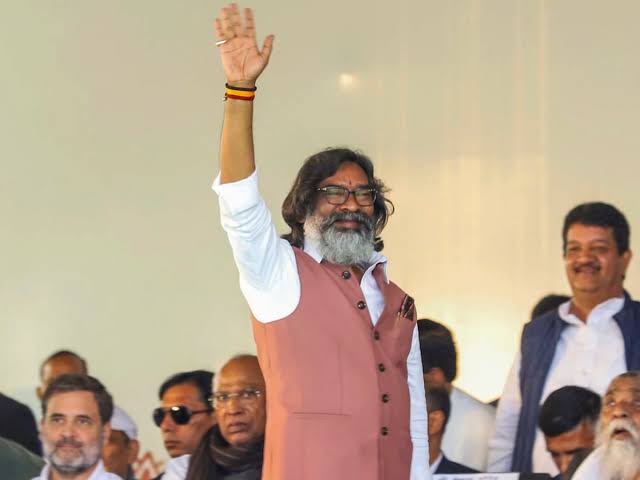हेमंत सोरेन मंत्रिमंडल का आज होने जा रहा है विस्तार,देखिए किसे मिलने वाला है मंत्रालय? 1 1000436680