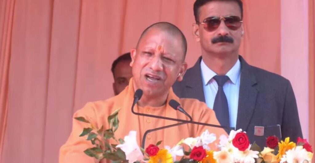 500 साल पहले जो बाबर ने किया,बांग्लादेश और संभल में आज वही हो रहा है-सीएम योगी ने दिया बड़ा बयान 1 1000436786