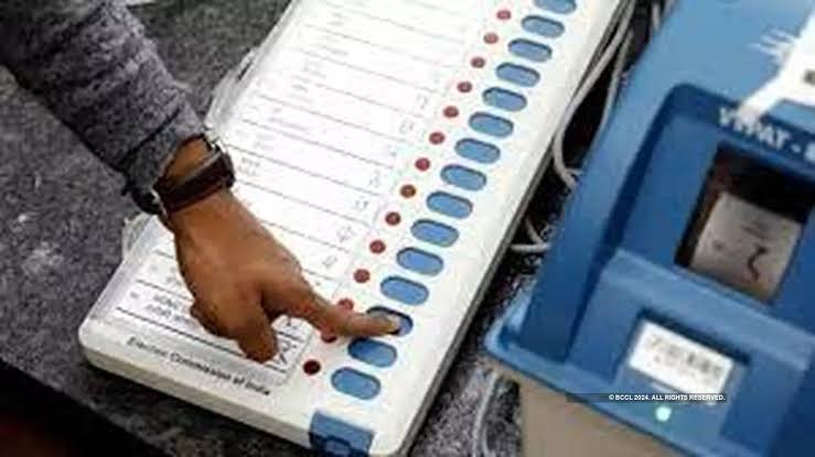 चुनाव कराने के तरीकों में बदलाव की है जरूरत,EVM को लेकर बोले शरद पवार 1 1000438352