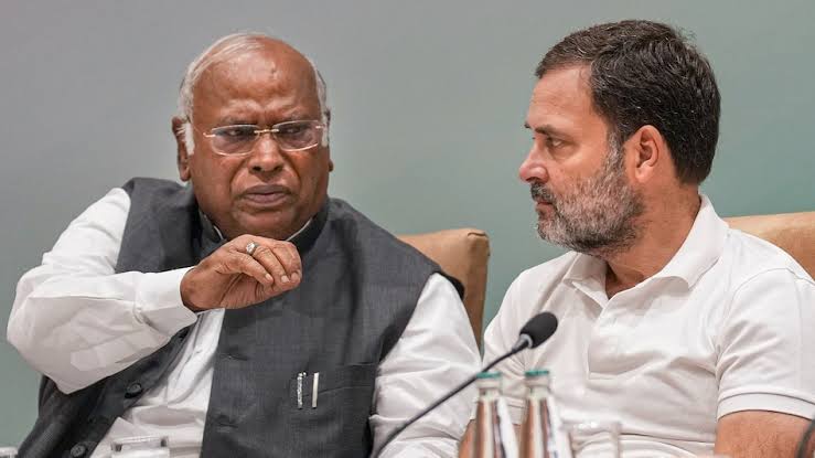 मुझे पता है राहुल गांधी को विदेश से ही प्रेरणा क्यों मिलती है,अमित शाह ने कांग्रेस पर बोला हमला 1 1000442008