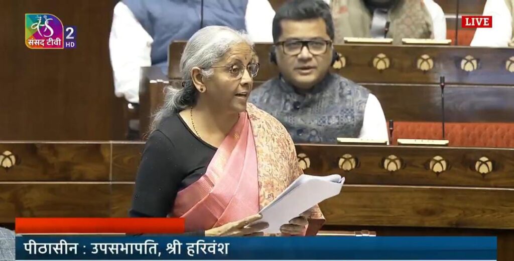 समय की कसौटी पर खरा उतरा है संविधान,चर्चा के दौरान बोली निर्मला सीतारमण 1 1000442491