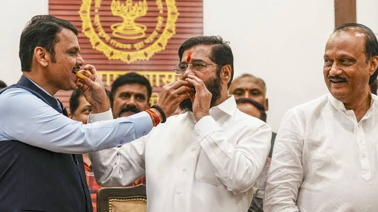 अगले 24 घंटे में महाराष्ट्र में हो जाएगा विभागों का फैसला,सभी बड़े मंत्रालय रहेंगे बीजेपी के पास! 1 1000443593