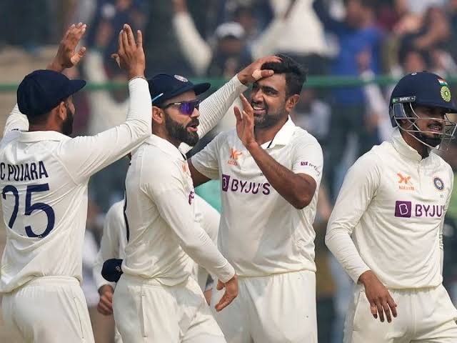 टीम इंडिया को लगा बड़ा झटका,रविचंद्रन अश्विन ने इंटरनेशनल क्रिकेट से लिया संन्यास 1 1000443611