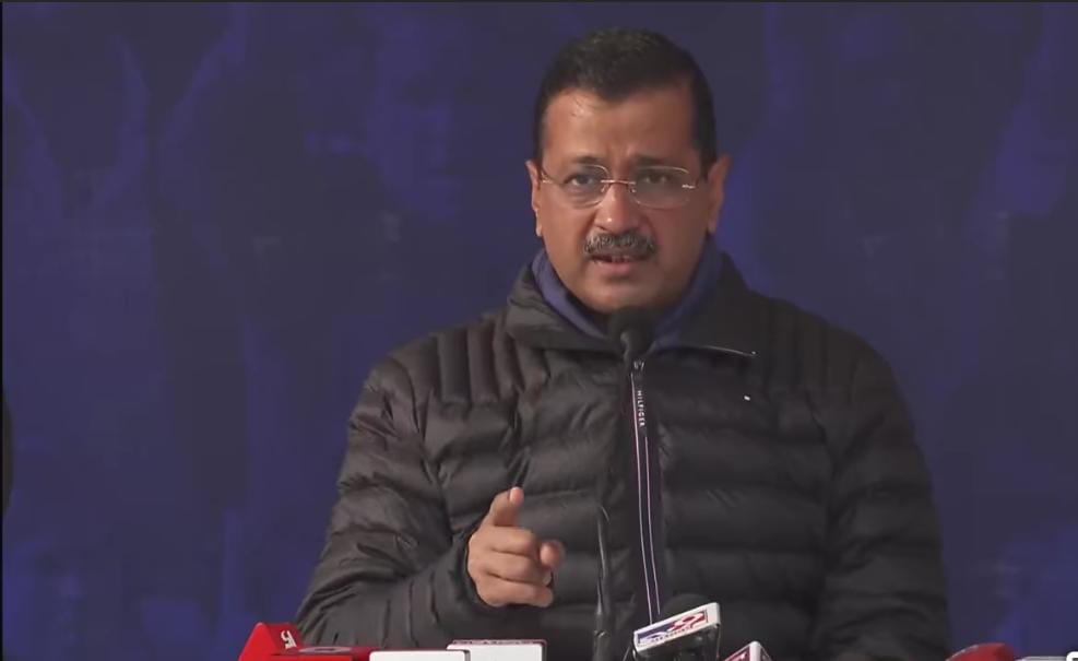 कांग्रेस सांसद ने बीजेपी पर लगा दी बड़ा आरोप,तो वहीं केजरीवाल ने कहा-भाजपा ने लोकतंत्र का मजाक बना दिया है 1 1000444924