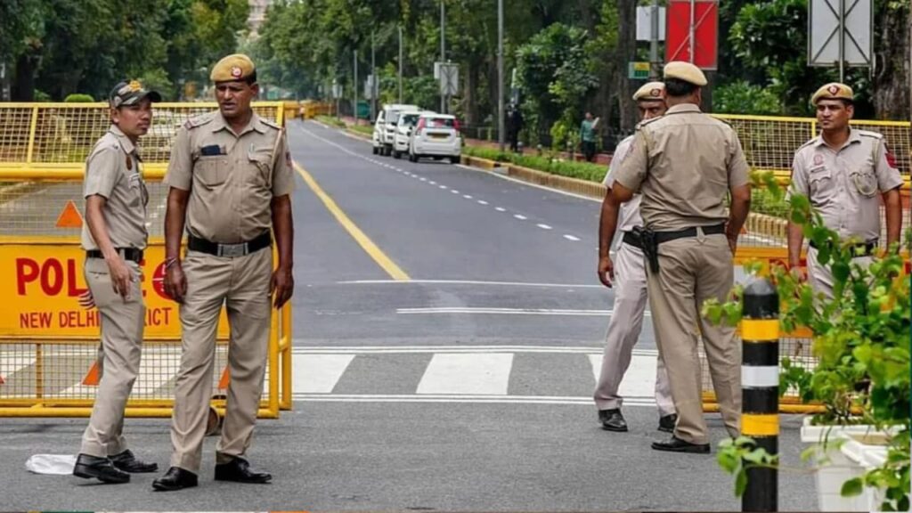 दिल्ली में अवैध रूप से रहने वाले बांग्लादेशियों को पकड़ने के लिए पुलिस ने अभियान को किया तेज,175 संदिग्ध लोगों की हुई पहचान 1 1000445678